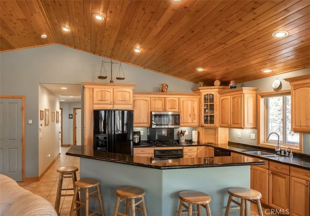 138 Crater Lake, Big Bear Lake, California 92315 home-pic-15