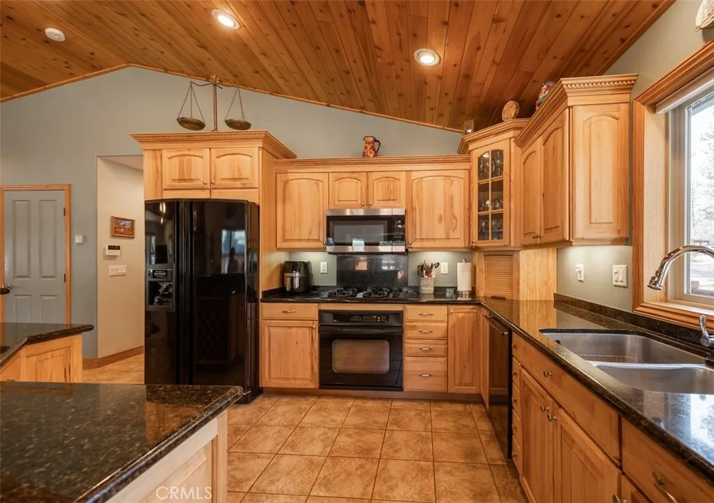 138 Crater Lake, Big Bear Lake, California 92315 home-pic-16