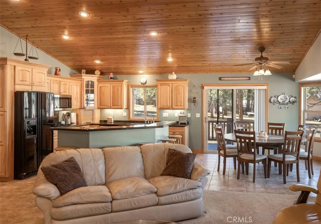 138 Crater Lake, Big Bear Lake, California 92315 home-pic-13