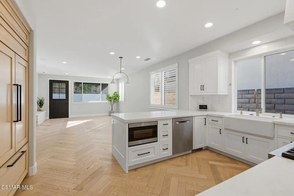 4630 Rio Bravo Court, Moorpark, California 93021 home-pic-10