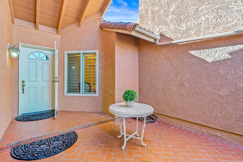 42110 Sand Dune Drive, Palm Desert, California 92211 home-pic-2
