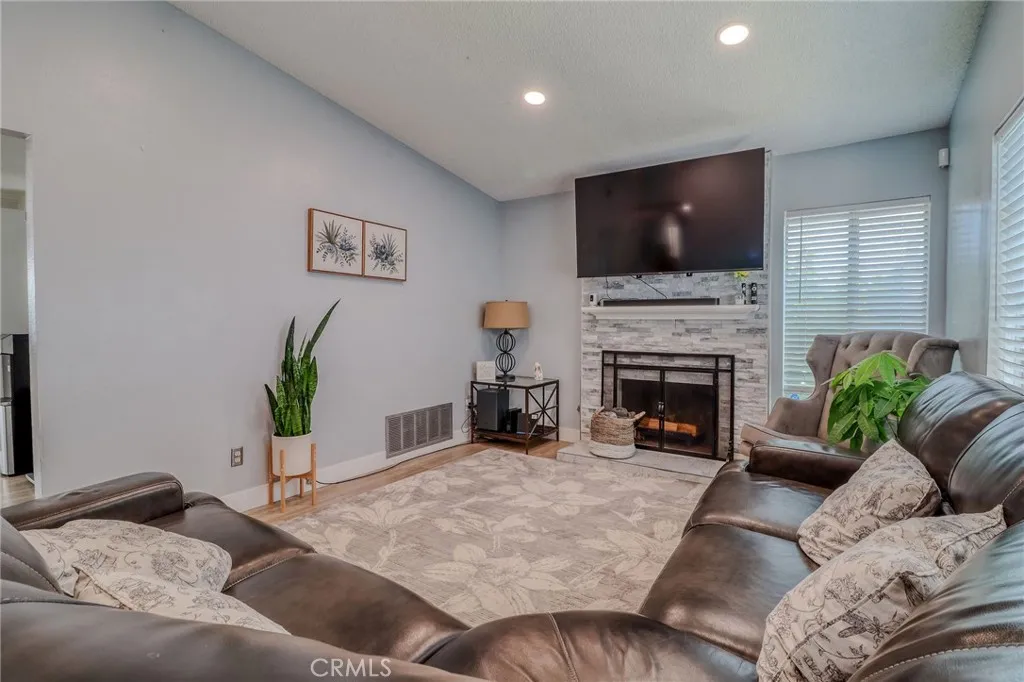 5970 Sky Meadow, Jurupa Valley, California 92509 home-pic-5