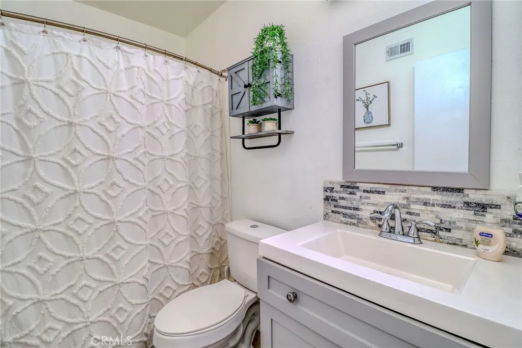 5970 Sky Meadow, Jurupa Valley, California 92509 home-pic-9