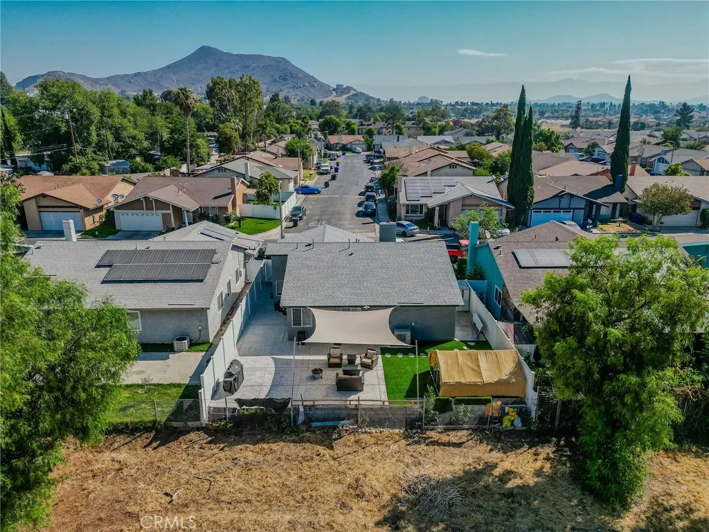 5970 Sky Meadow, Jurupa Valley, California 92509 home-pic-2