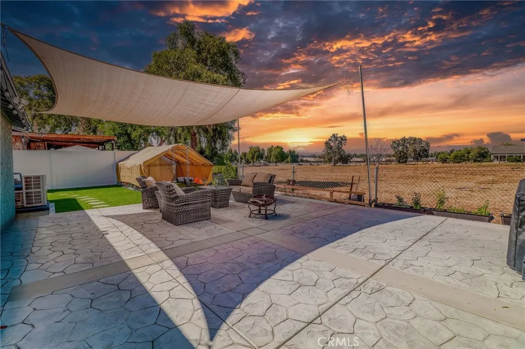 5970 Sky Meadow, Jurupa Valley, California 92509 home-pic-17