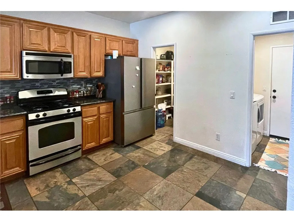 4484 Brisbane Way 3, Oceanside, California 92058 home-pic-9