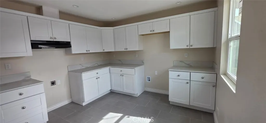 675 S Santa Fe Avenue, San Jacinto, California 92583 home-pic-4