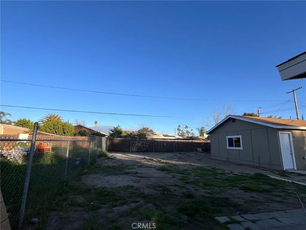 675 S Santa Fe Avenue, San Jacinto, California 92583 home-pic-27