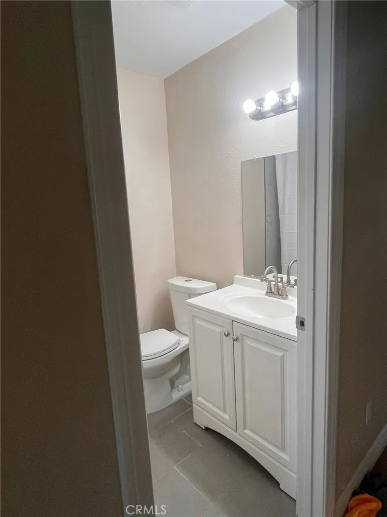 675 S Santa Fe Avenue, San Jacinto, California 92583 home-pic-22