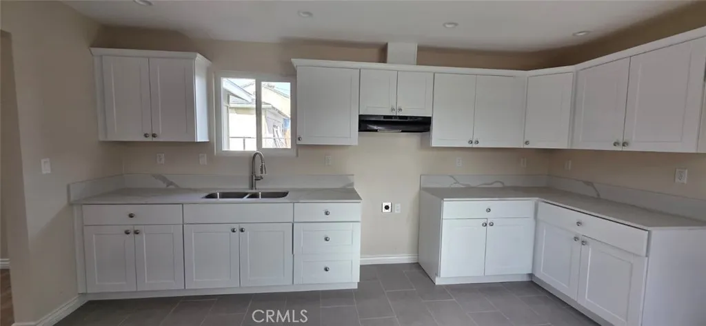 675 S Santa Fe Avenue, San Jacinto, California 92583 home-pic-3