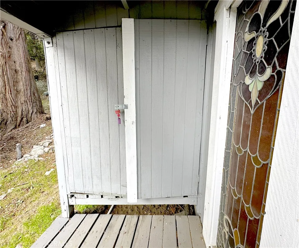 726 Golden, Lake Arrowhead, California 92352 home-pic-45