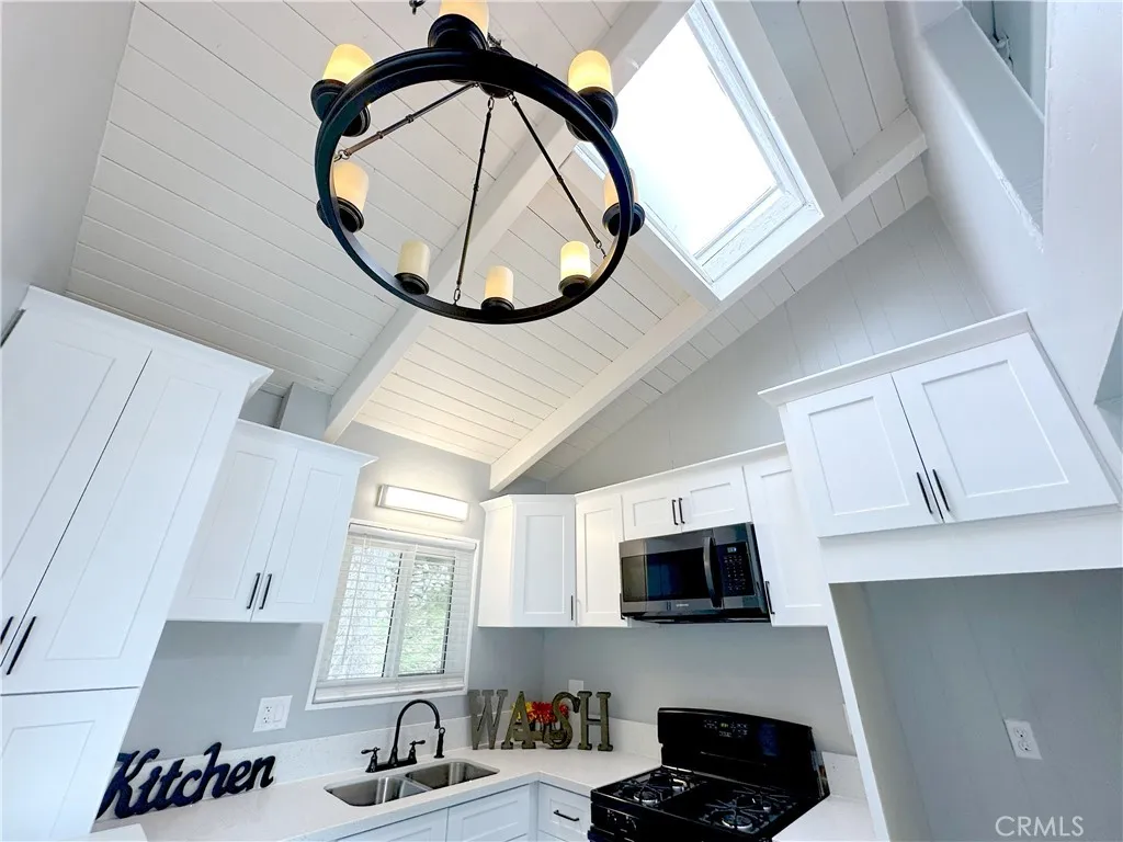 726 Golden, Lake Arrowhead, California 92352 home-pic-12