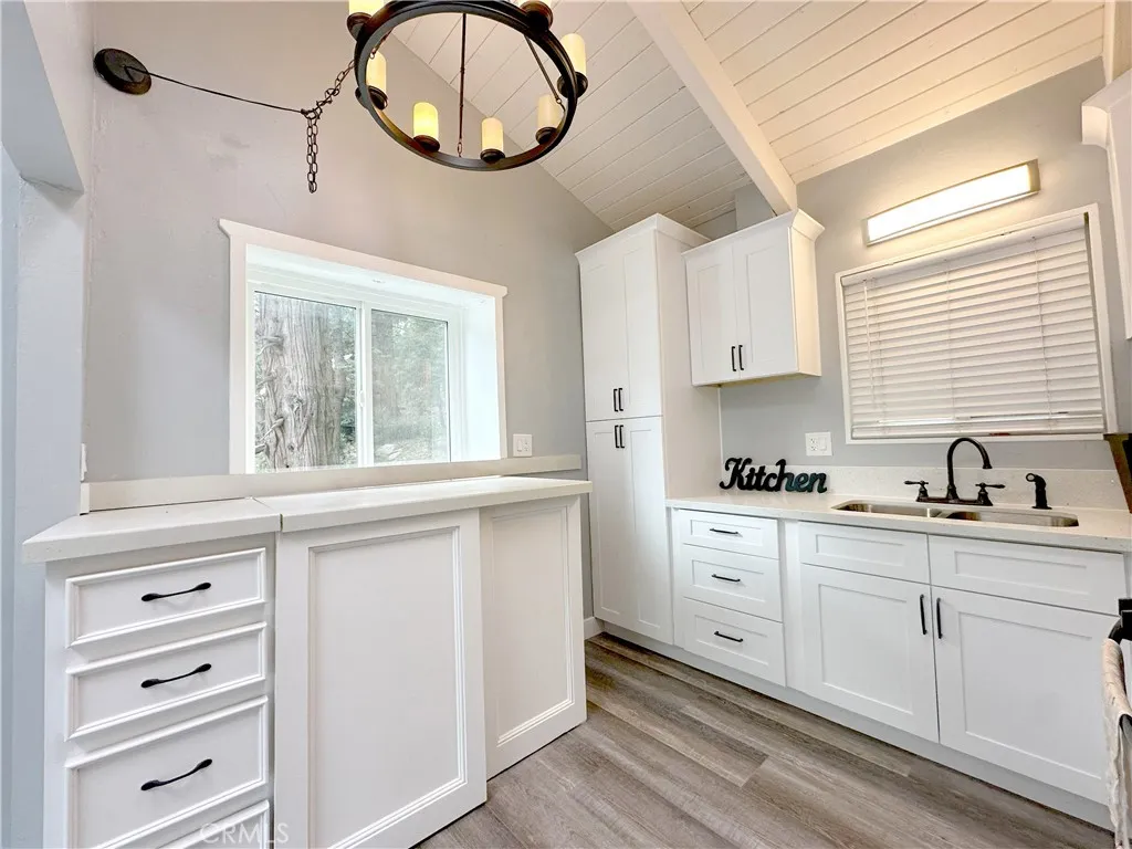 726 Golden, Lake Arrowhead, California 92352 home-pic-11