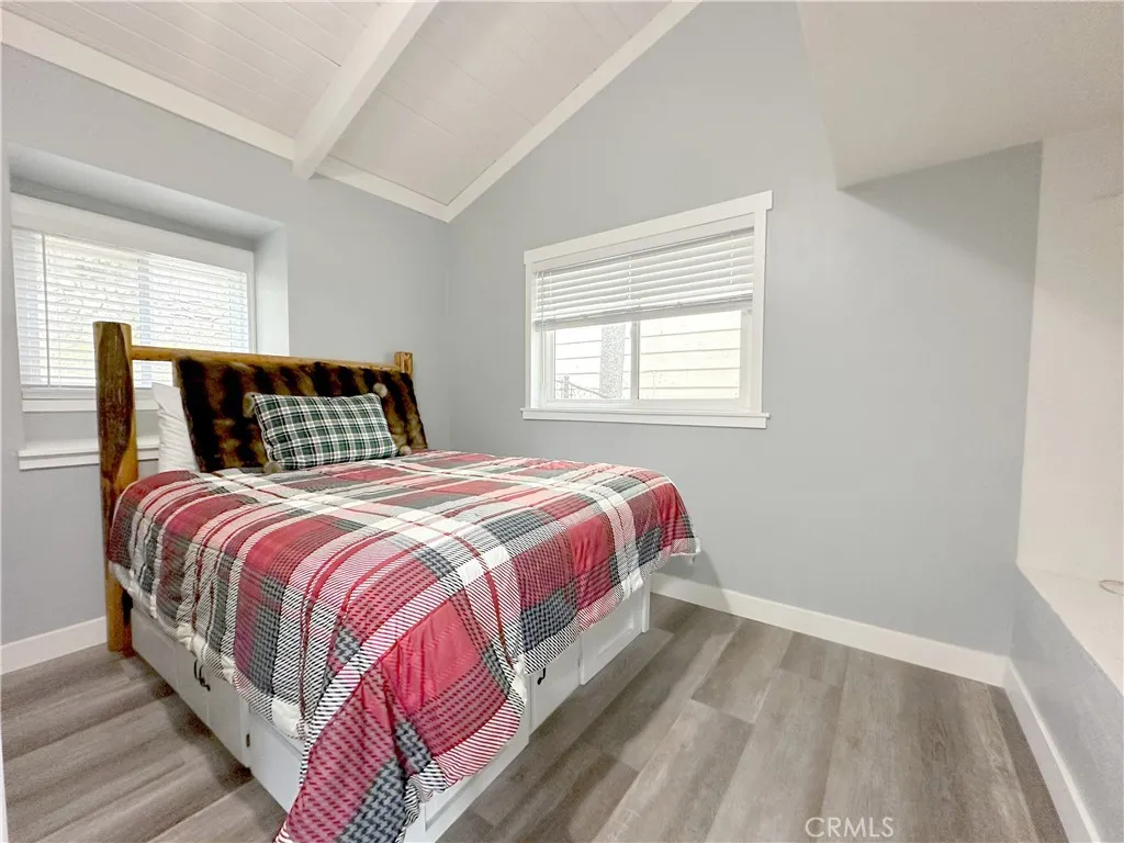 726 Golden, Lake Arrowhead, California 92352 home-pic-24