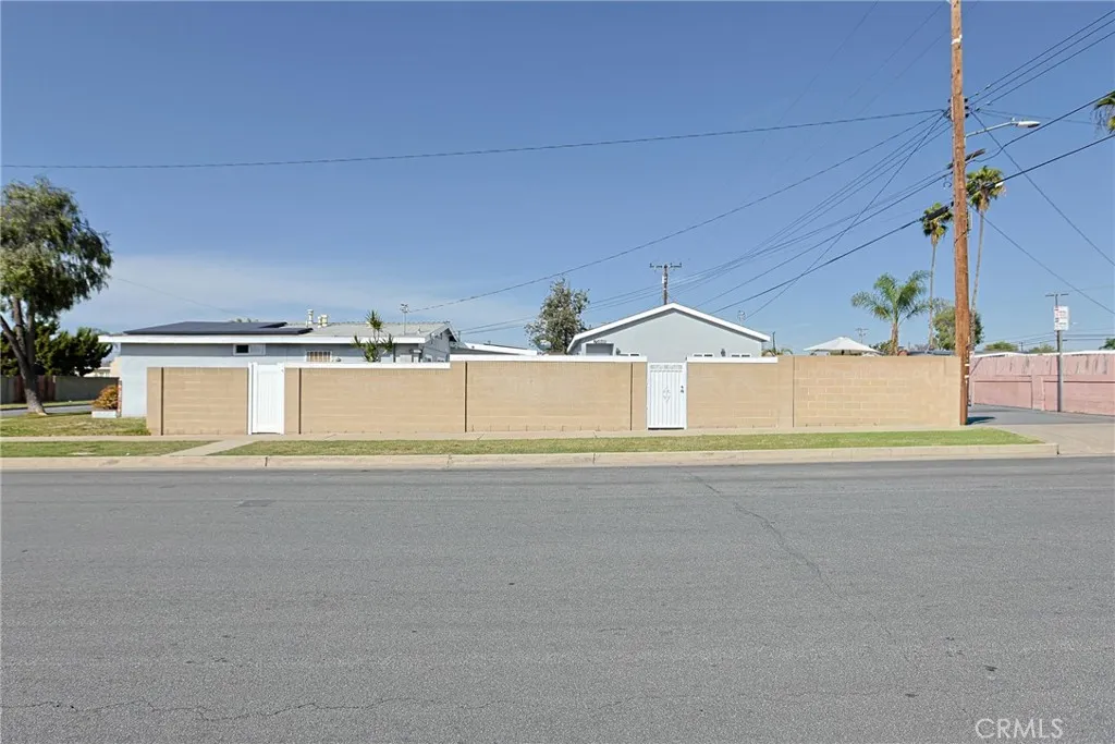 7586 El Prado, Buena Park, California 90620 home-pic-3