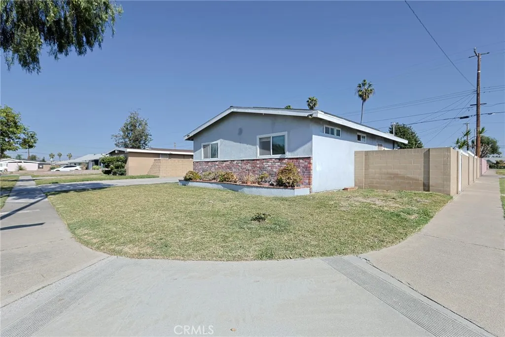 7586 El Prado, Buena Park, California 90620 home-pic-5