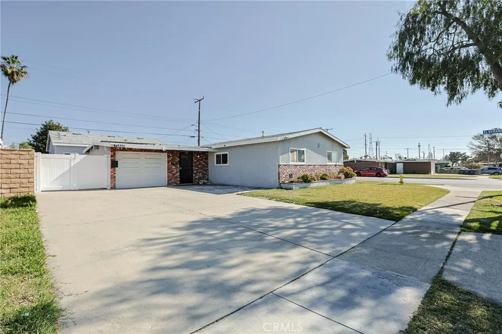 7586 El Prado, Buena Park, California 90620 home-pic-6
