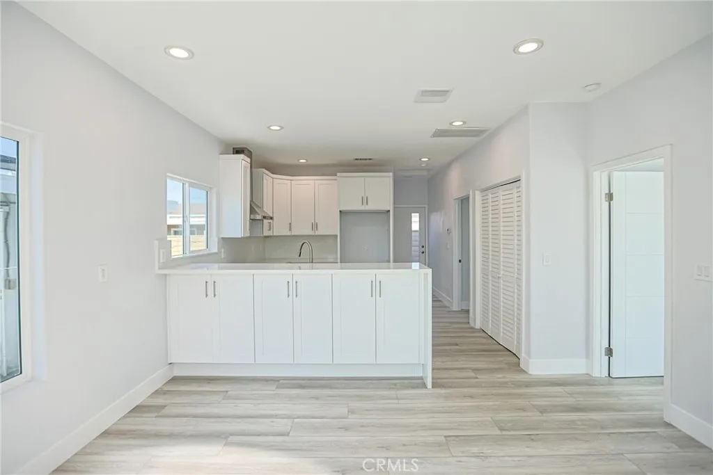 7586 El Prado, Buena Park, California 90620 home-pic-23