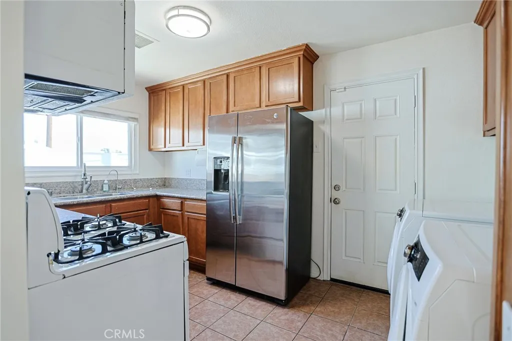 7586 El Prado, Buena Park, California 90620 home-pic-11