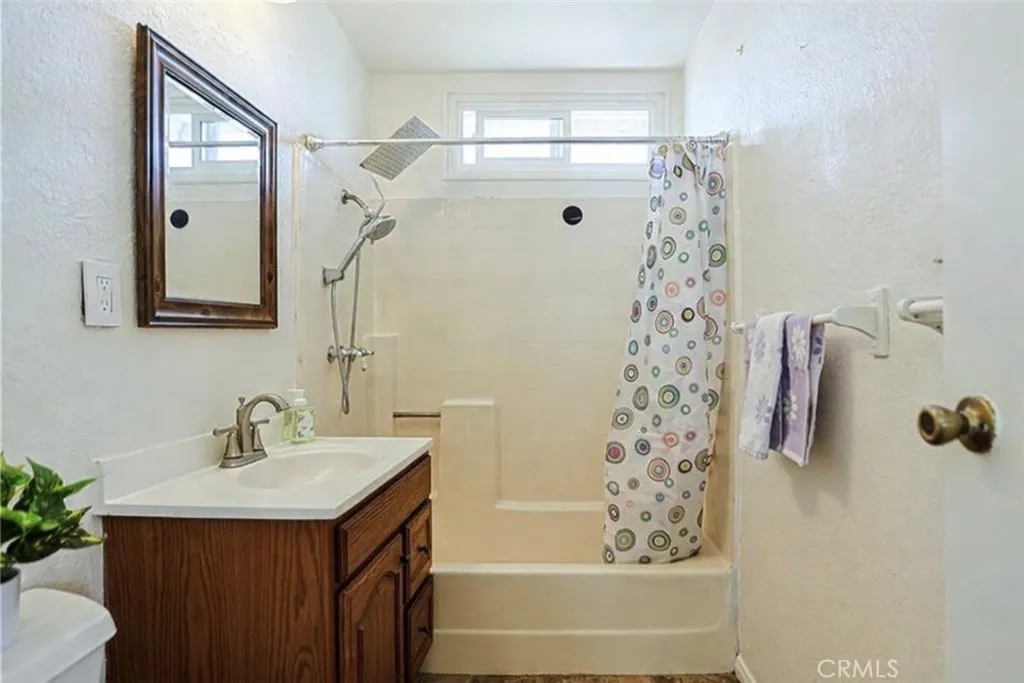 7586 El Prado, Buena Park, California 90620 home-pic-17