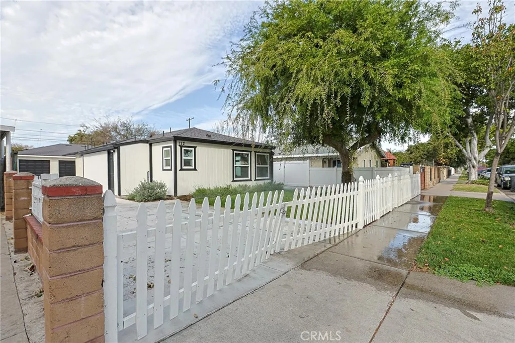 122 N Bewley Street, Santa Ana, California 92703 home-pic-5