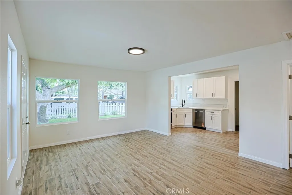 122 N Bewley Street, Santa Ana, California 92703 home-pic-14