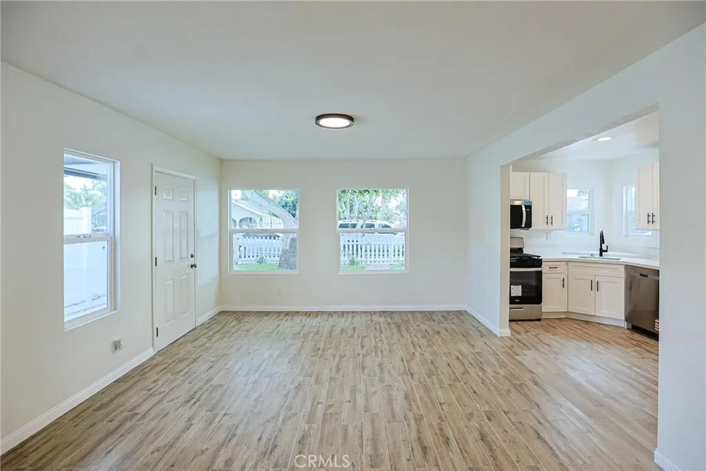 122 N Bewley Street, Santa Ana, California 92703 home-pic-15
