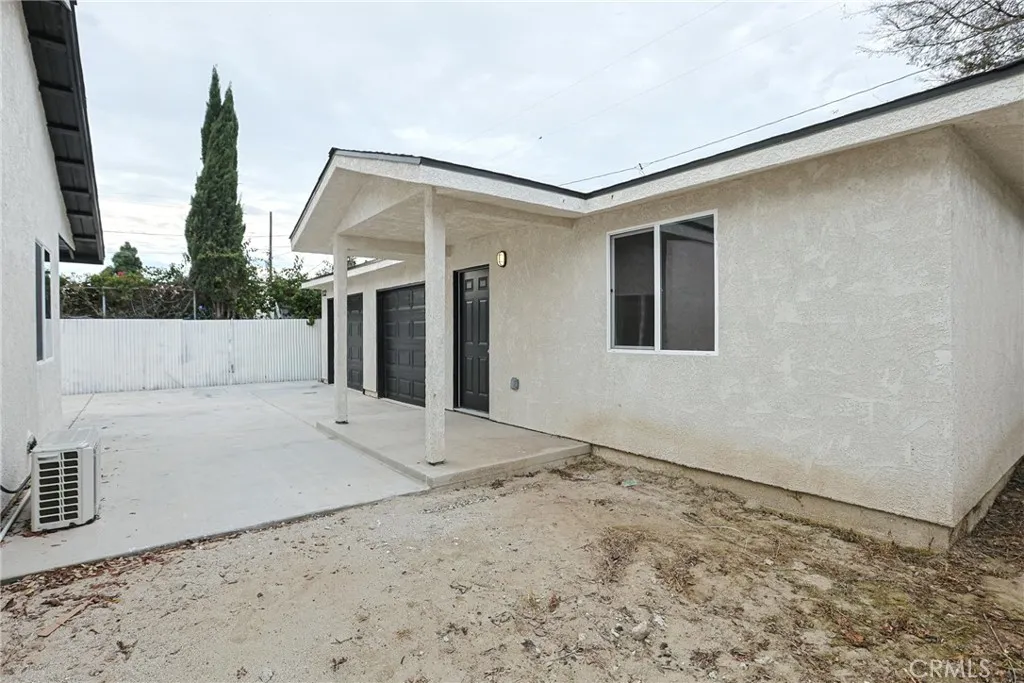 122 N Bewley Street, Santa Ana, California 92703 home-pic-47