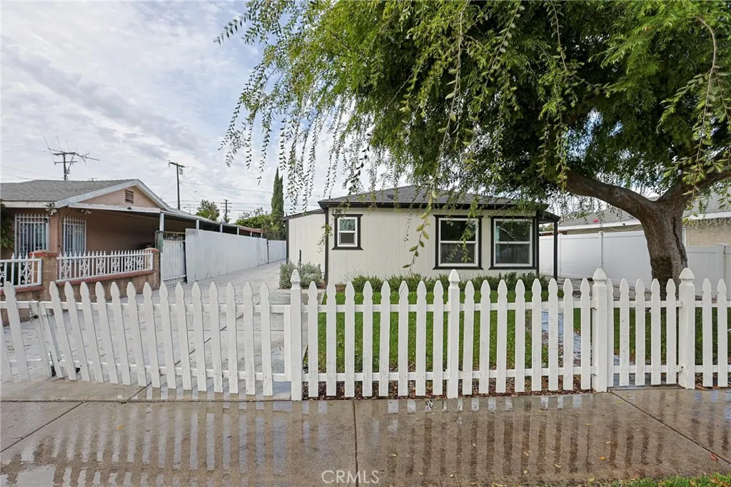 122 N Bewley Street, Santa Ana, California 92703 home-pic-8