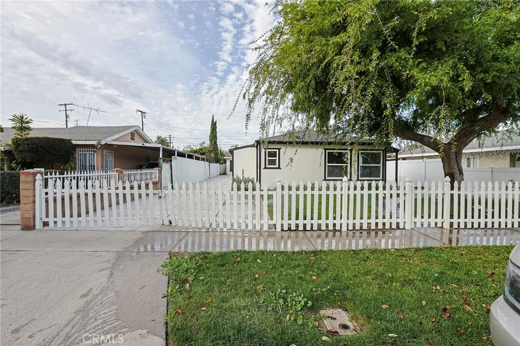 122 N Bewley Street, Santa Ana, California 92703 home-pic-7