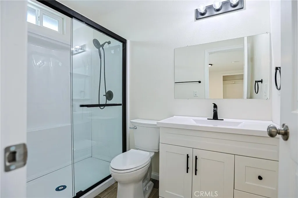 122 N Bewley Street, Santa Ana, California 92703 home-pic-35