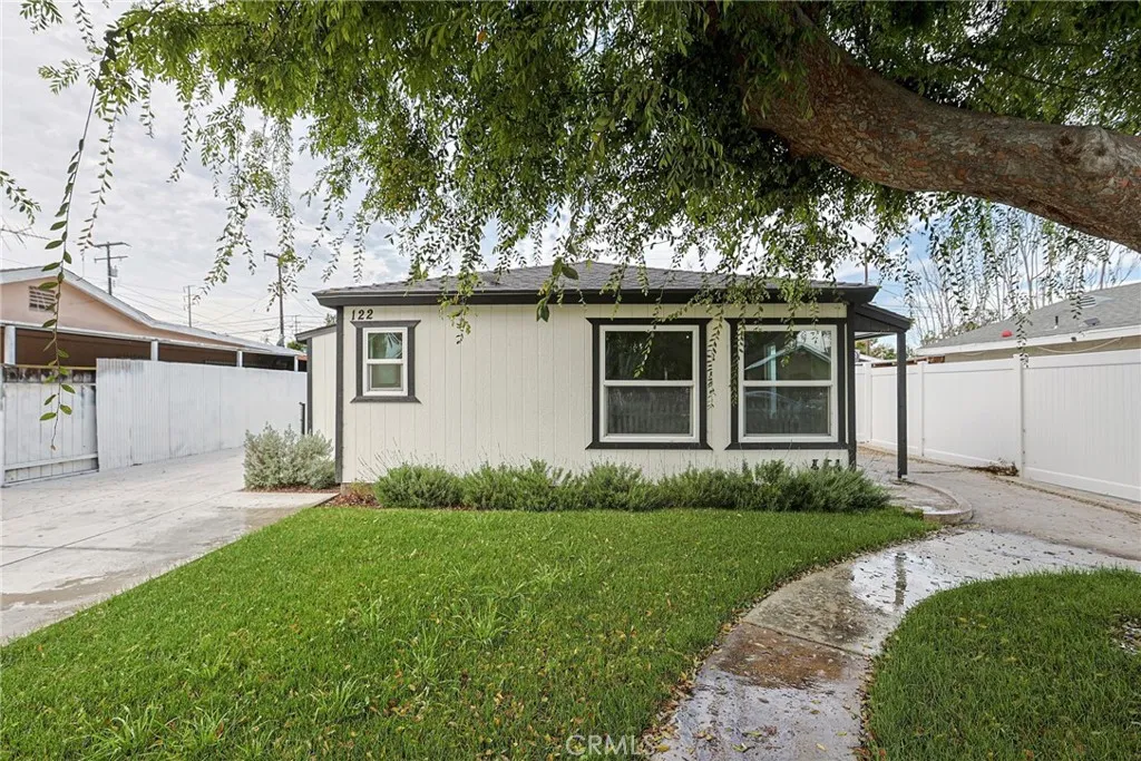 122 N Bewley Street, Santa Ana, California 92703 home-pic-9