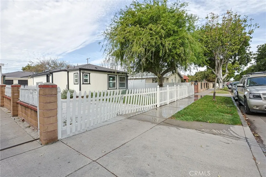 122 N Bewley Street, Santa Ana, California 92703 home-pic-4