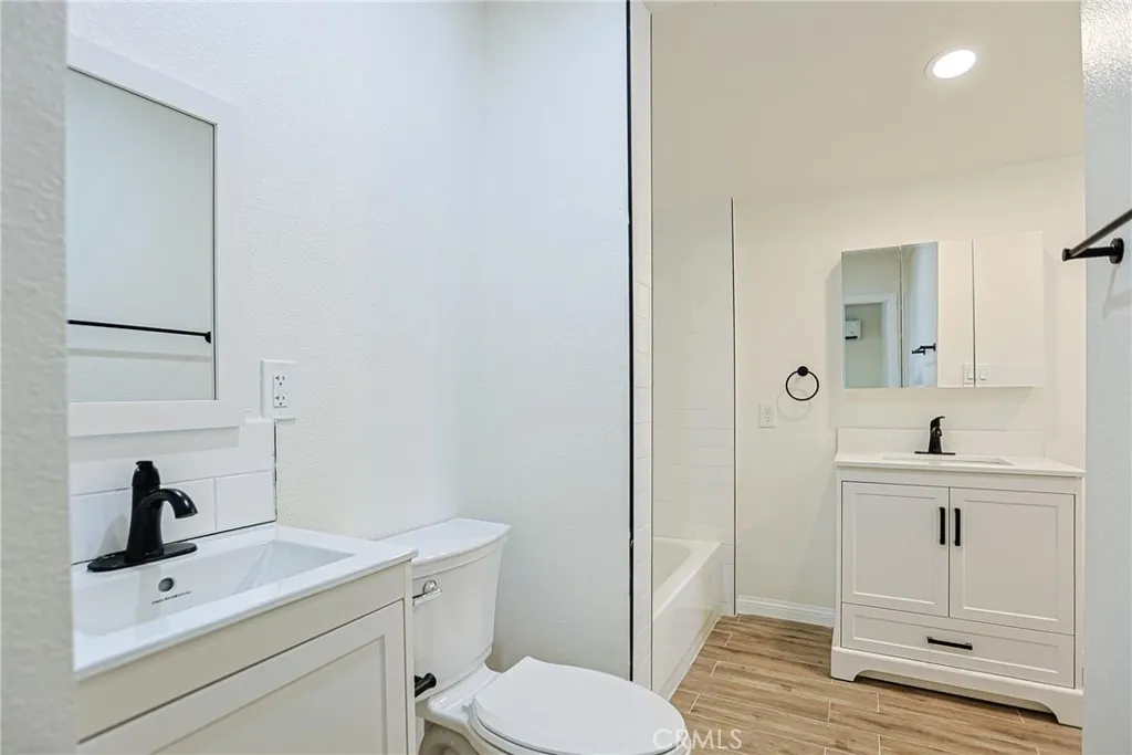 122 N Bewley Street, Santa Ana, California 92703 home-pic-25