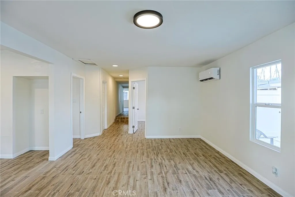 122 N Bewley Street, Santa Ana, California 92703 home-pic-11