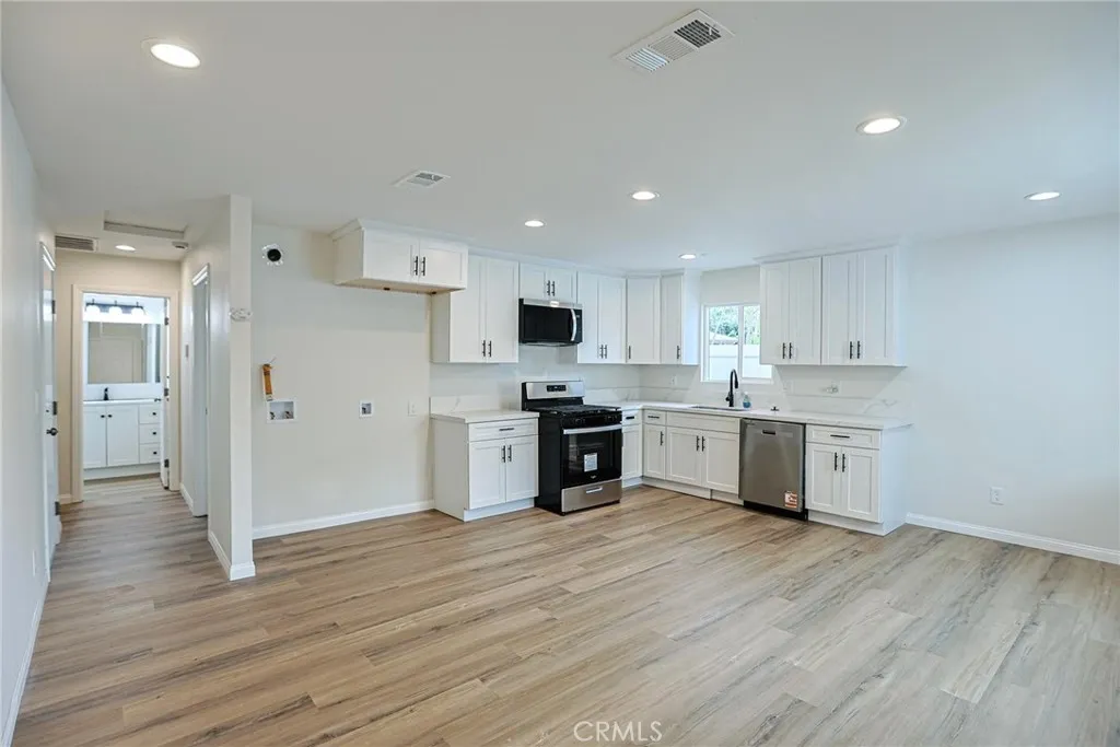 122 N Bewley Street, Santa Ana, California 92703 home-pic-48