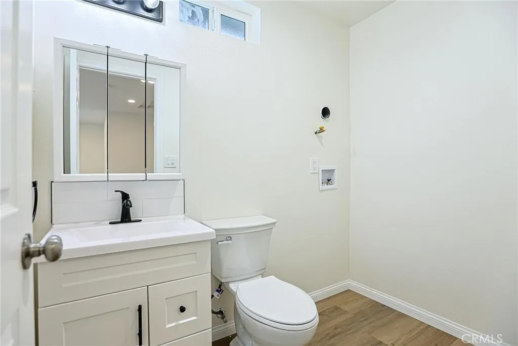 122 N Bewley Street, Santa Ana, California 92703 home-pic-41