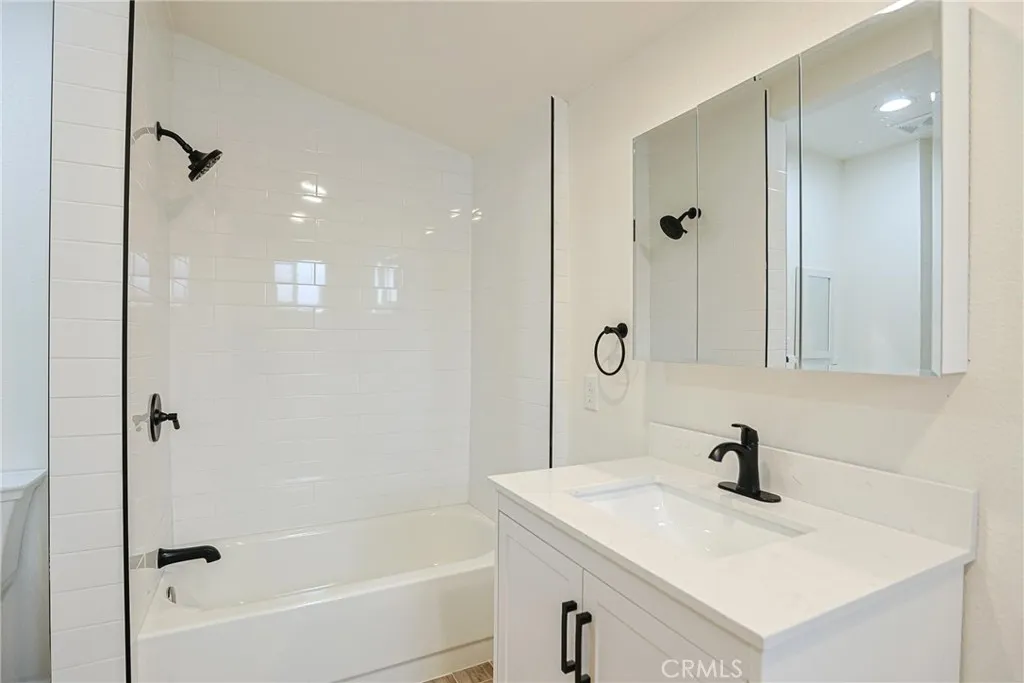 122 N Bewley Street, Santa Ana, California 92703 home-pic-28