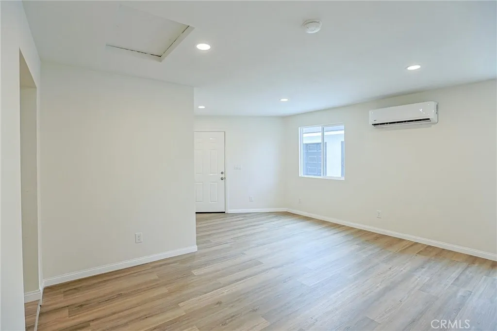 122 N Bewley Street, Santa Ana, California 92703 home-pic-39