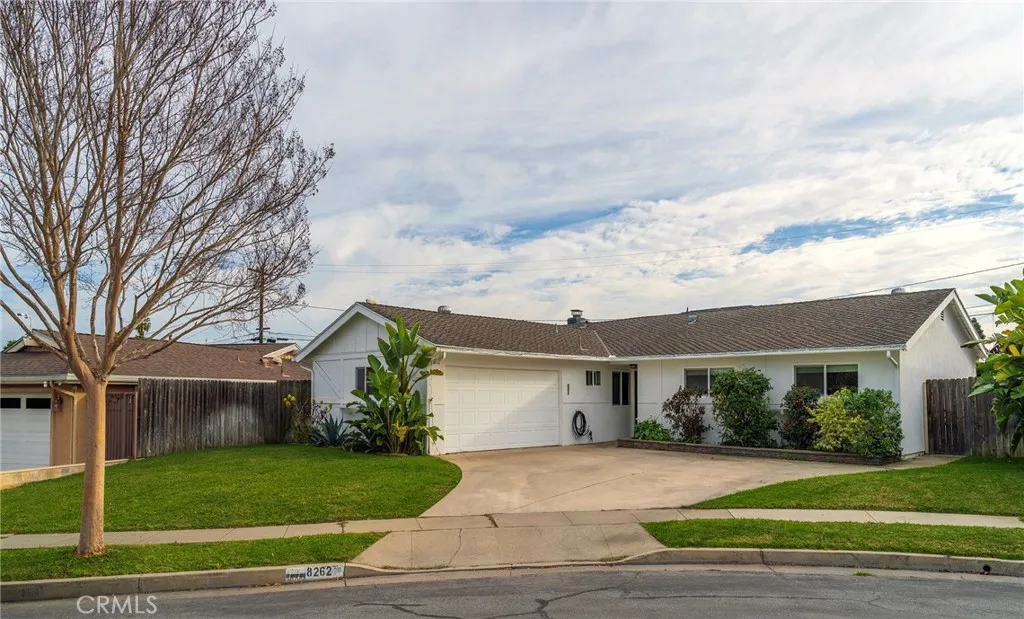 8262 Noble, Huntington Beach, California 92647 home-pic-1