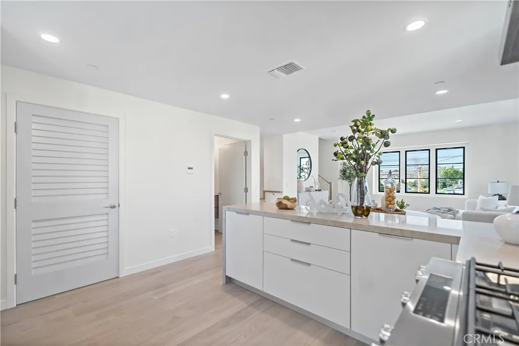 200 S 2nd Avenue A, Arcadia, California 91006 home-pic-17