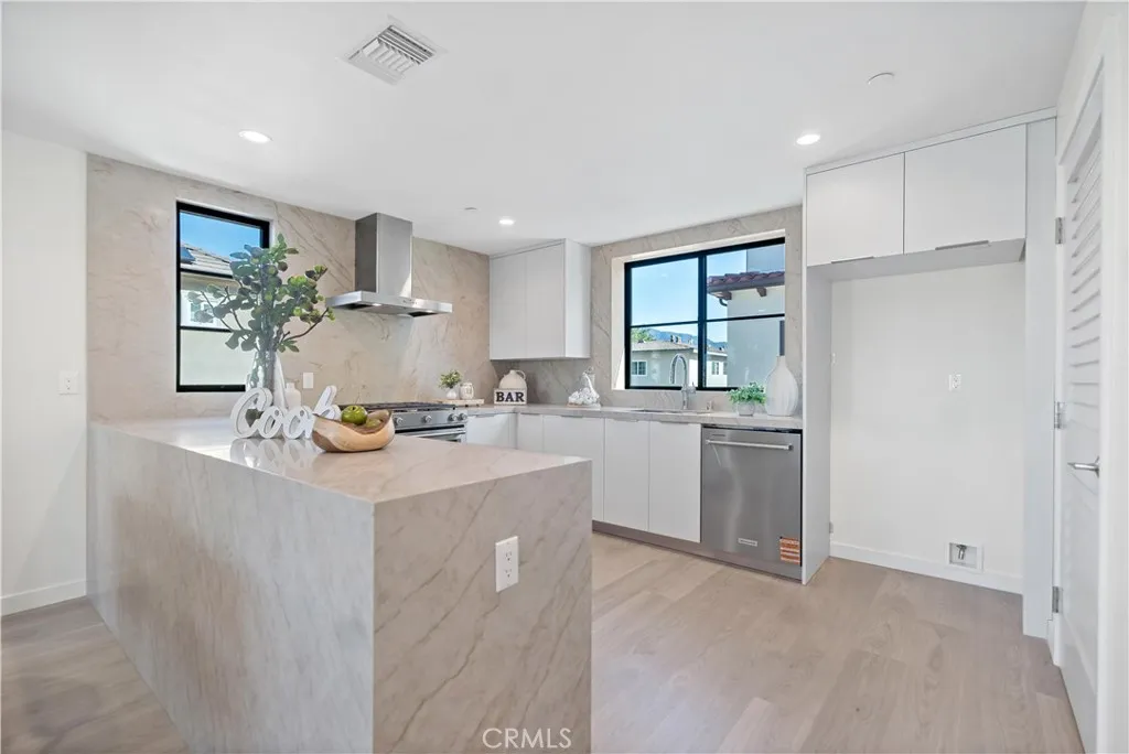 200 S 2nd Avenue A, Arcadia, California 91006 home-pic-14