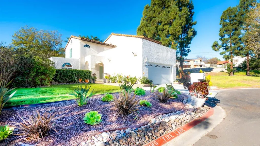 9869 Aldergrove Lane, Spring Valley, California 91977 home-pic-3