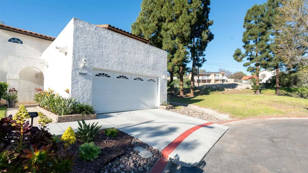 9869 Aldergrove Lane, Spring Valley, California 91977 home-pic-39