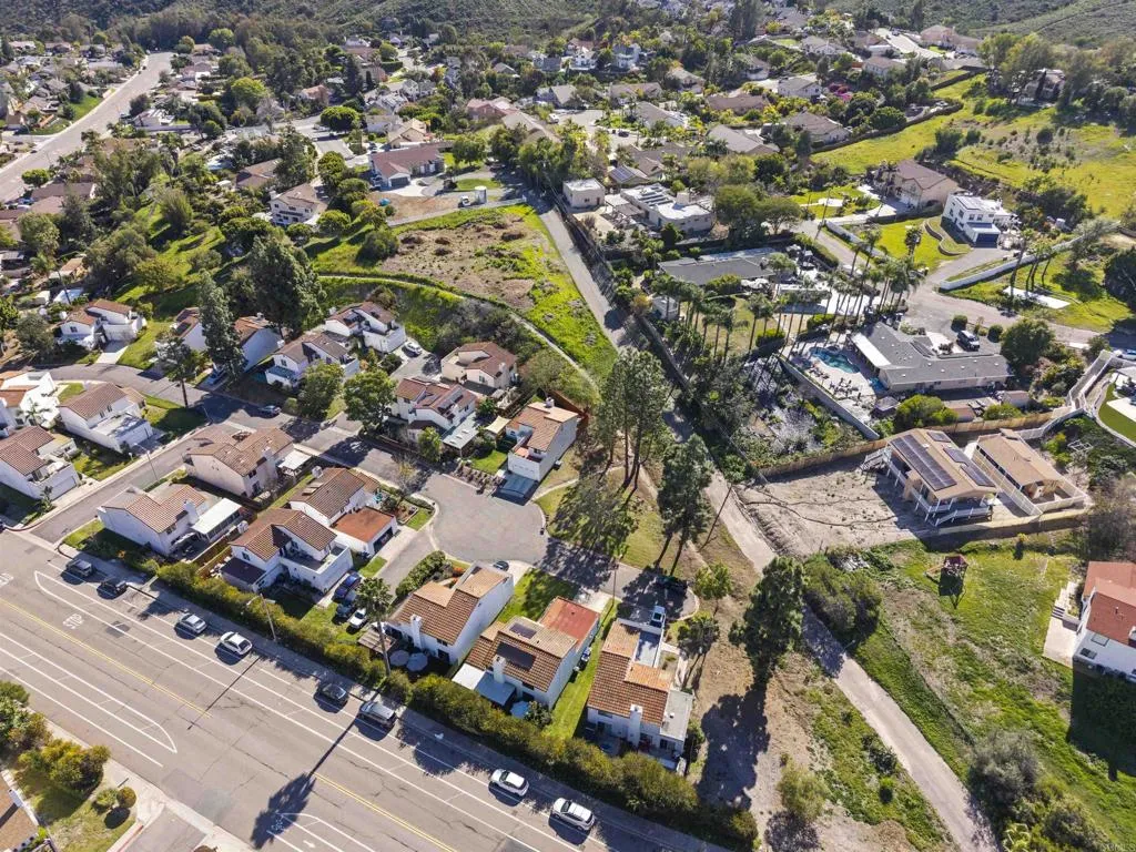 9869 Aldergrove Lane, Spring Valley, California 91977 home-pic-41