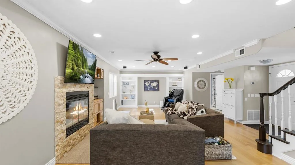 9869 Aldergrove Lane, Spring Valley, California 91977 home-pic-9