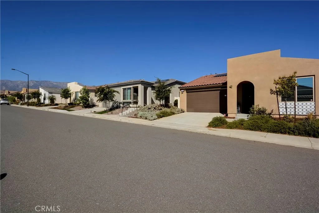 1532 Sky Vista Way, Beaumont, California 92223 home-pic-22