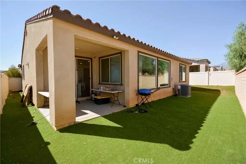 1532 Sky Vista Way, Beaumont, California 92223 home-pic-20