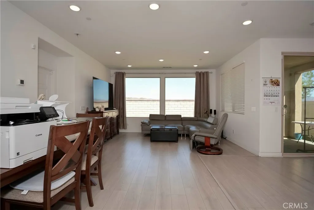 1532 Sky Vista Way, Beaumont, California 92223 home-pic-8
