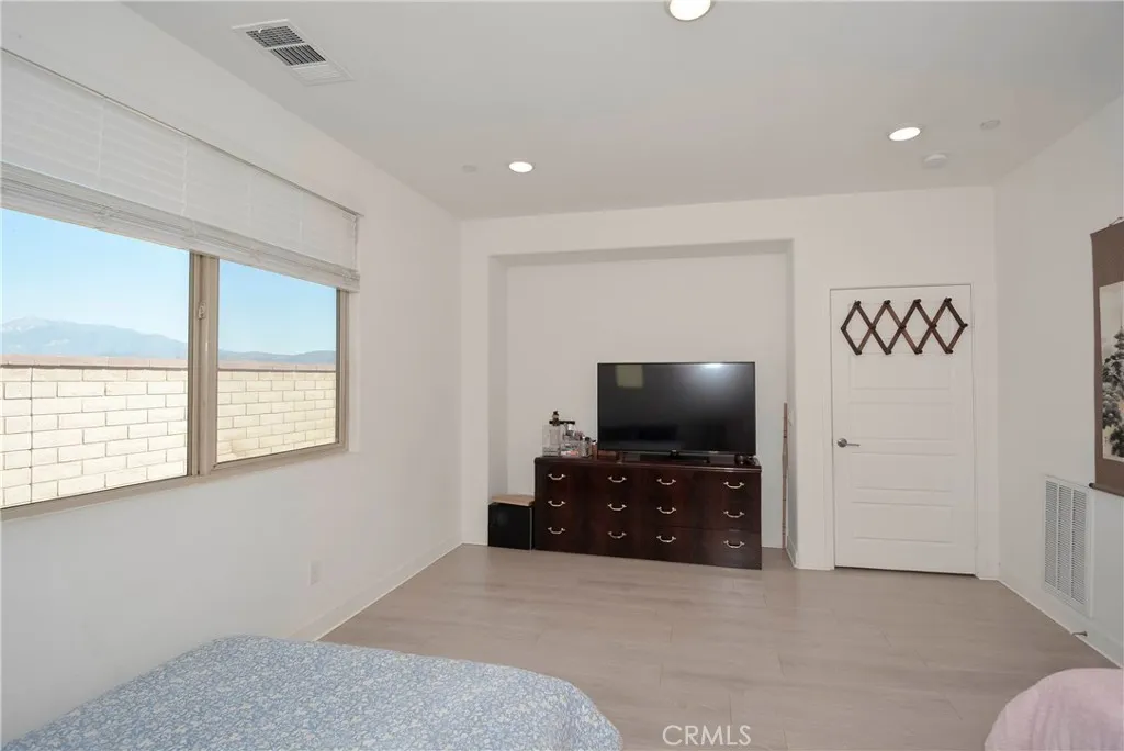 1532 Sky Vista Way, Beaumont, California 92223 home-pic-14